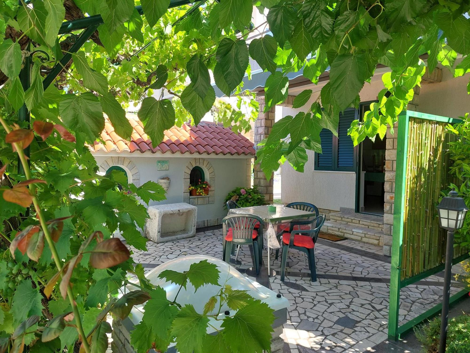 Apartment Roglic Rab Town Ngoại thất bức ảnh