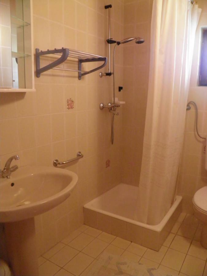 Apartment Roglic Rab Town Ngoại thất bức ảnh